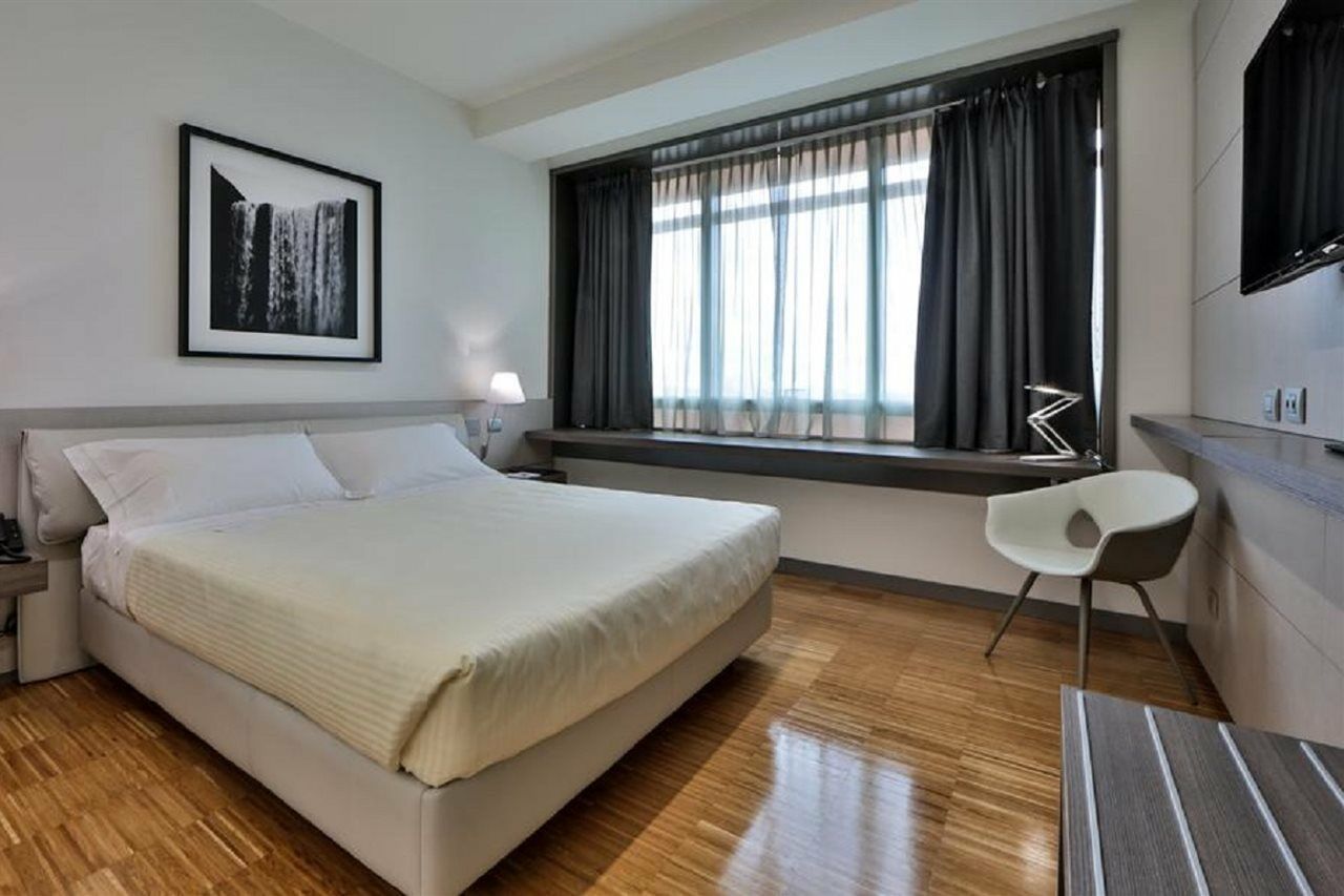 UNAHOTELS San Vitale Bologna Esterno foto